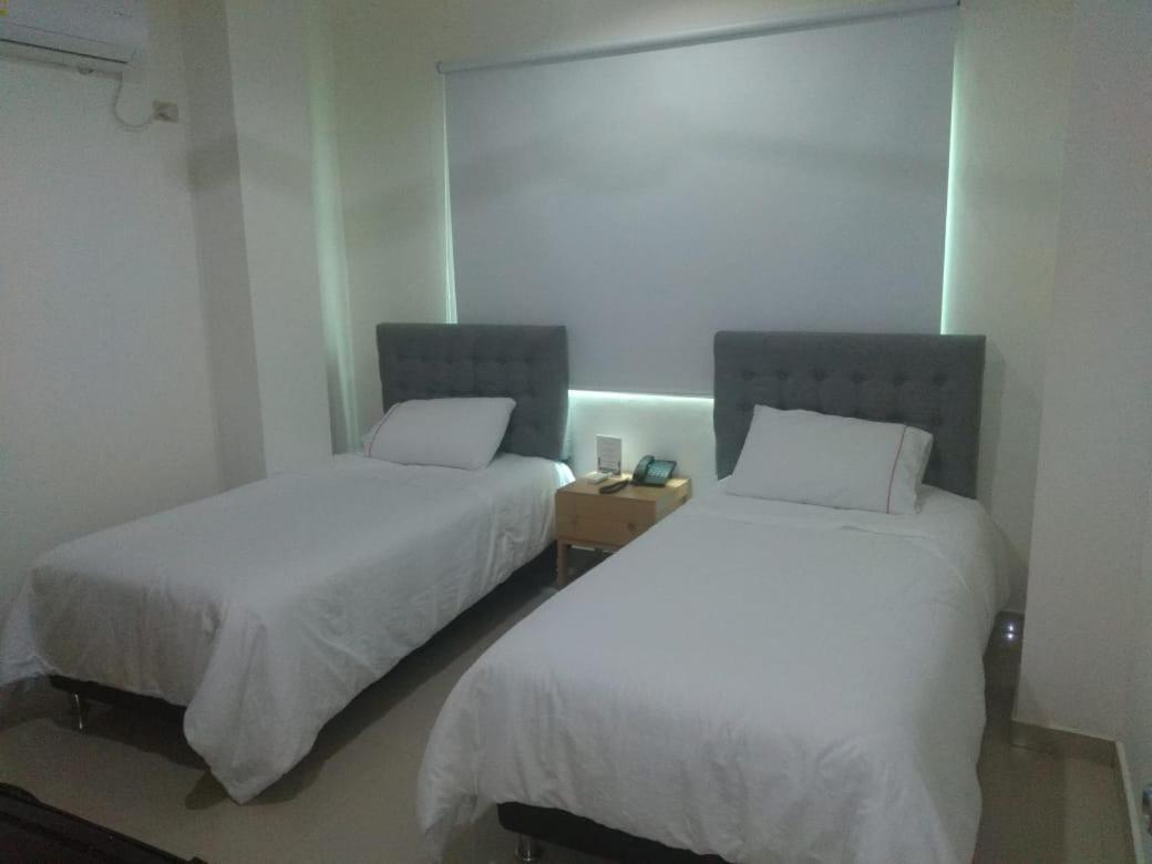 Onoma Hotel Лорика Экстерьер фото
